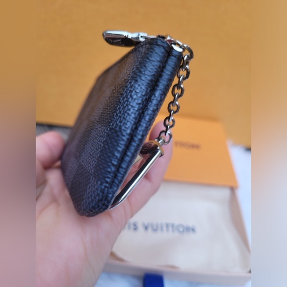 Graphite Key Cles/Pouch - Picture 7 of 12